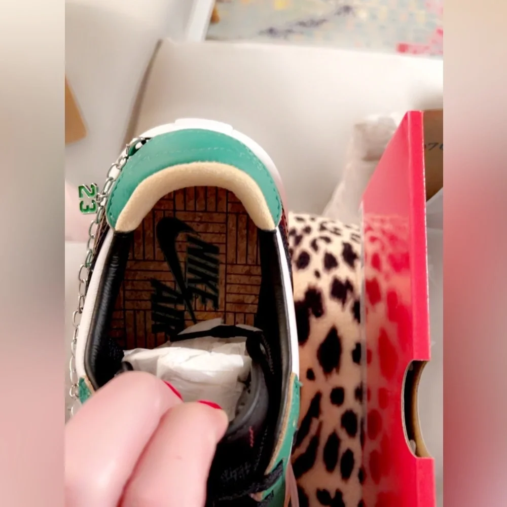 Nike Air Jordan 1 low - Picture 8 of 11